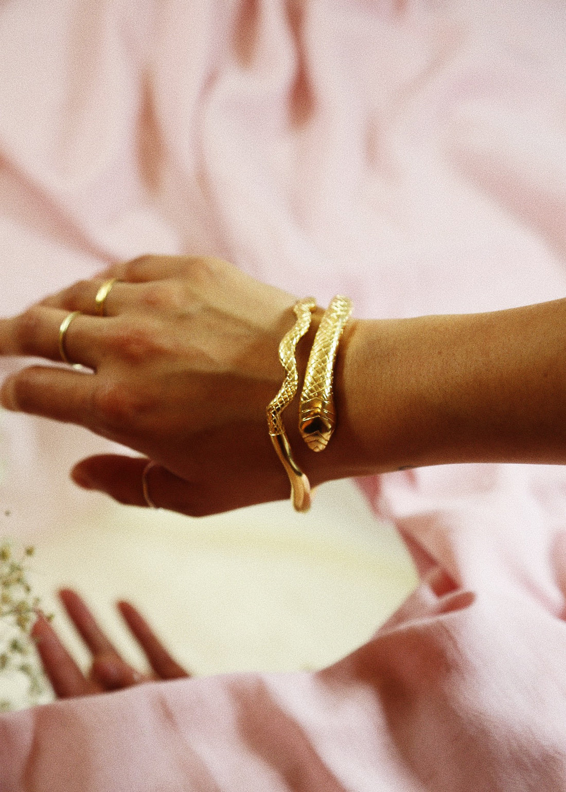 Serpente Bangle